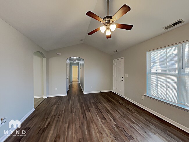 Building Photo - 345 E Village Dr