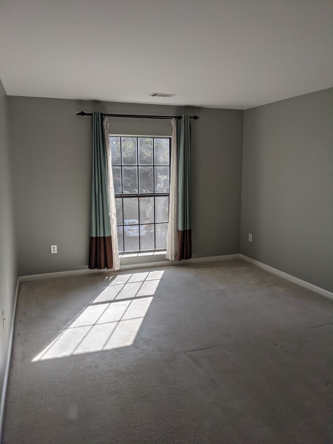 Main Room - 2716 Lenox Rd NE