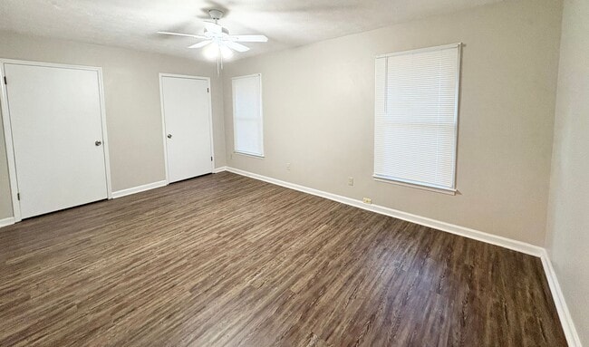 Foto del edificio - Welcome to this charming 2-bedroom, 1-bath...