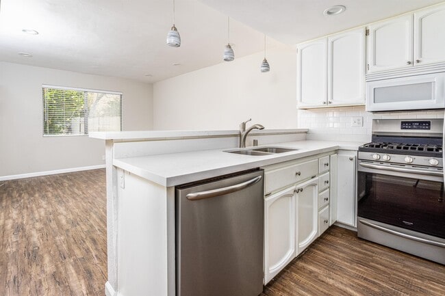 Building Photo - 1538 Greencrest Ct