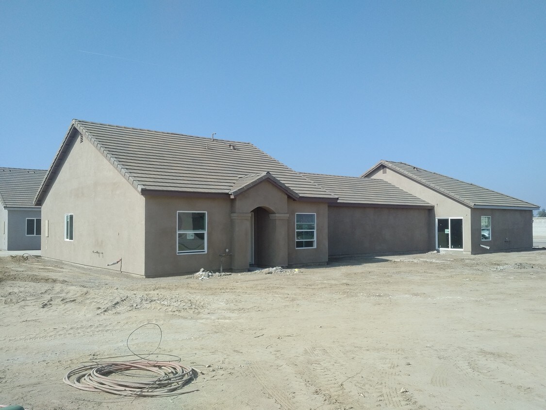 Primary Photo - 2139 Bella Oaks Dr