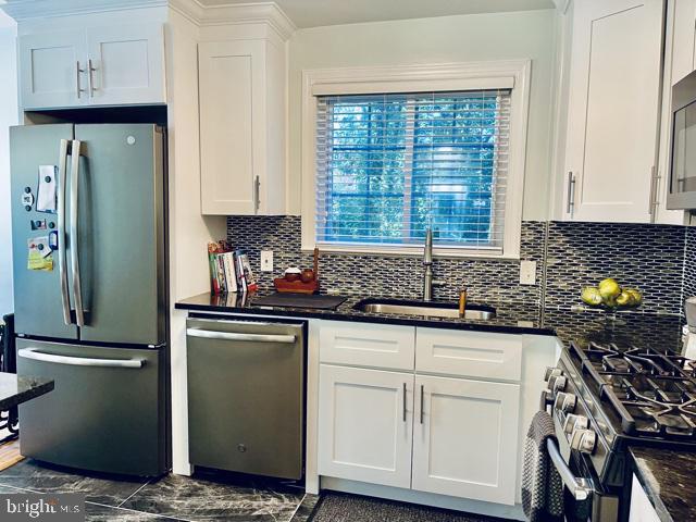 Building Photo - 3270 Martha Custis Dr
