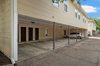 Building Photo - 2332 Melissa Dr