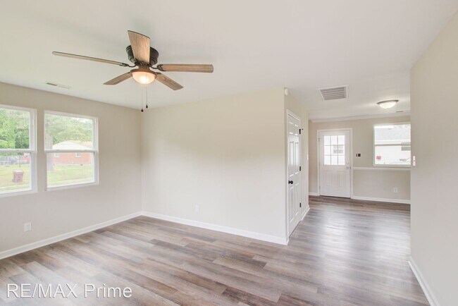Building Photo - 3 br, 1 bath House - 1401 Algona Road 23 B...