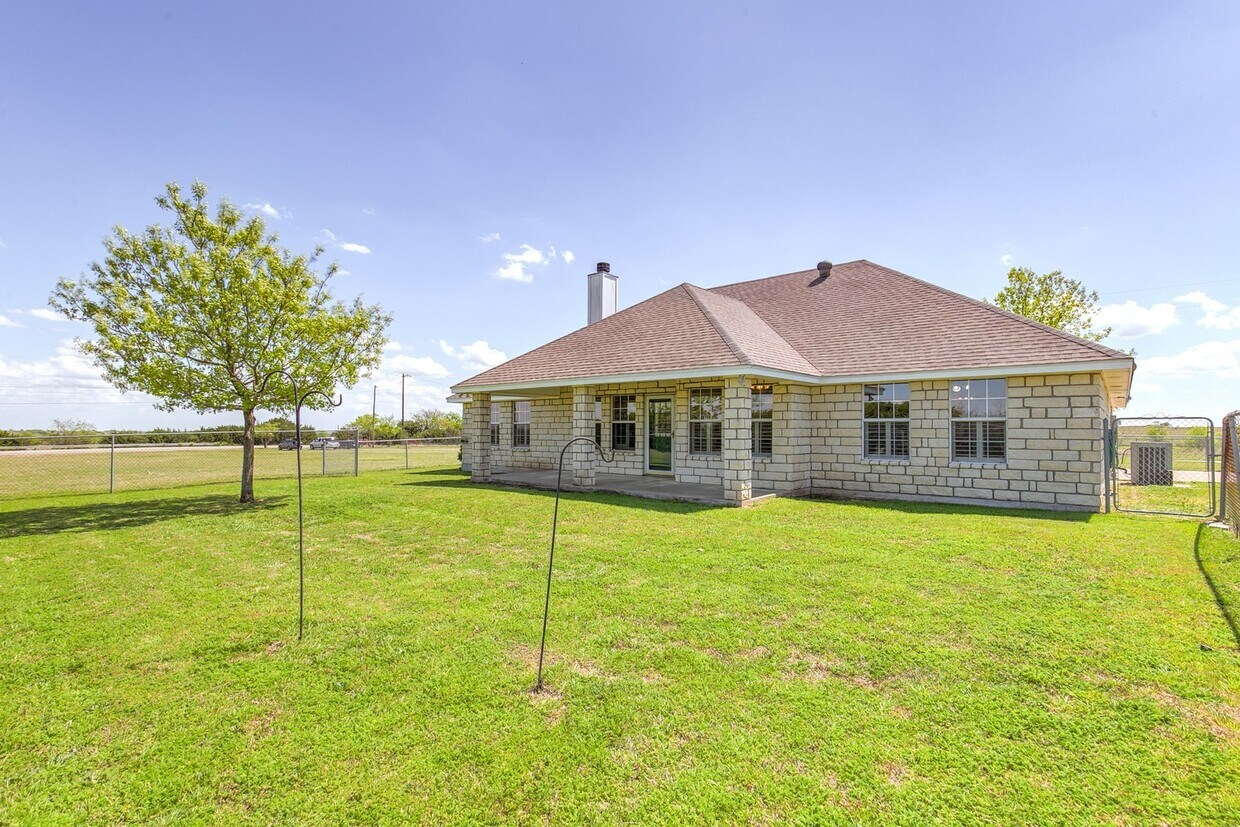 Foto principal - Ranchette on 7.5 acres