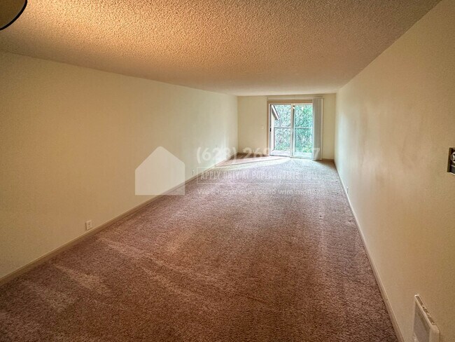 Building Photo - 345 Hunington Ave