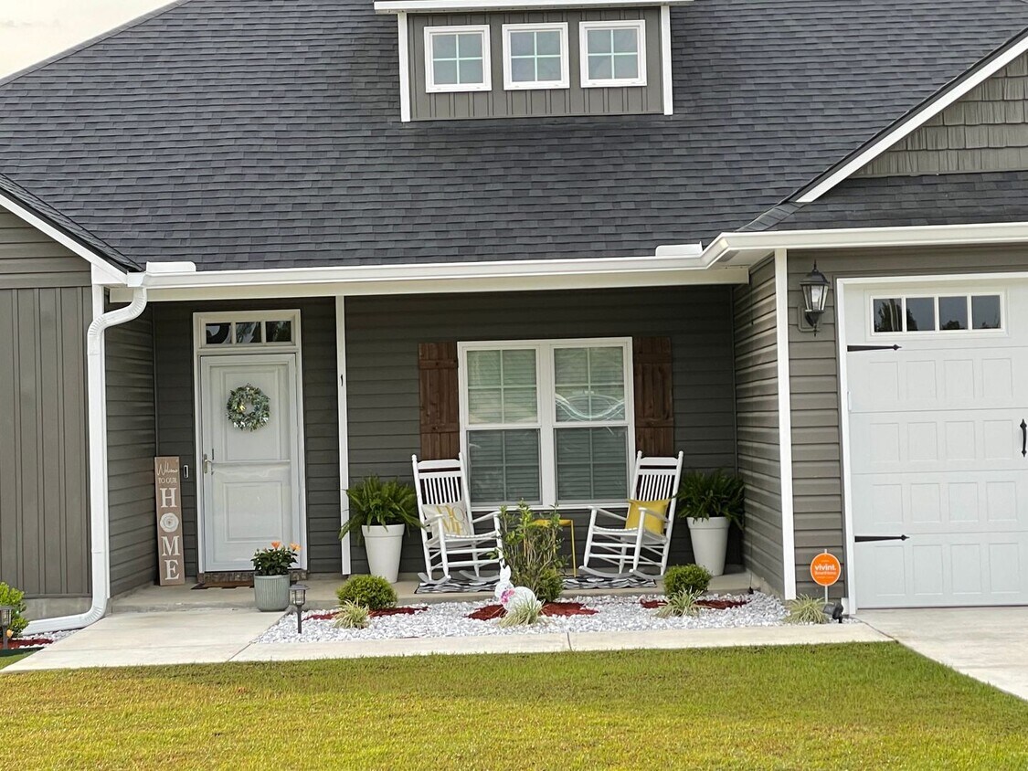 Primary Photo - Serene Living in Patriots Point: 4BR/3BA H...