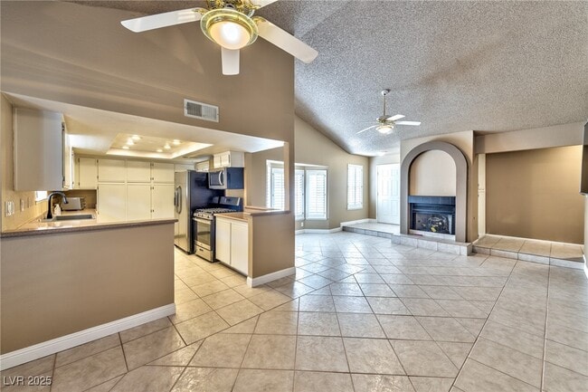 Building Photo - 3151 La Mancha Way