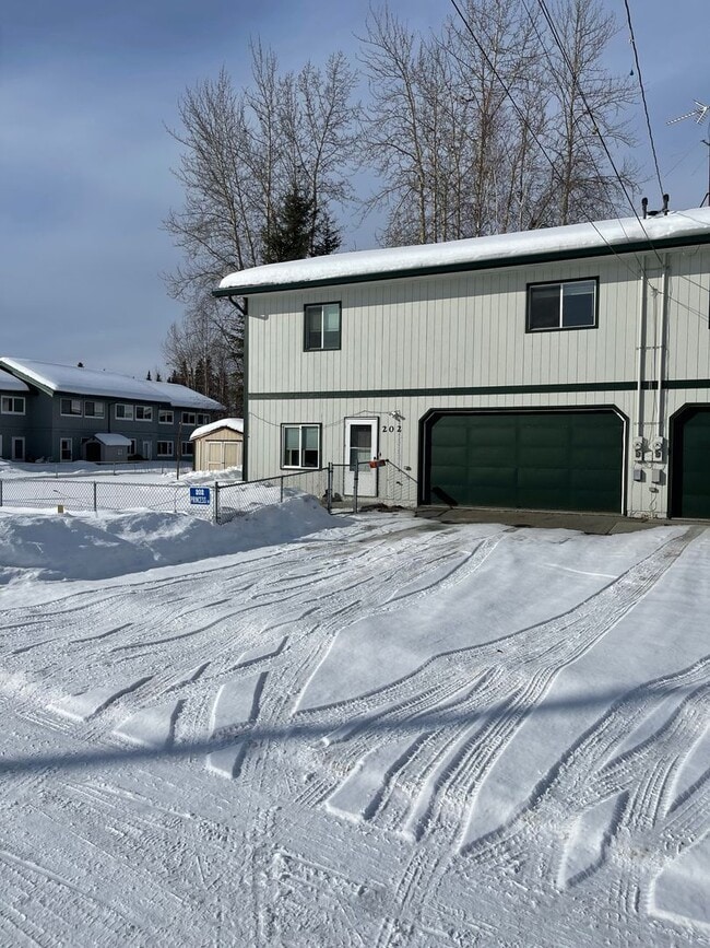 Building Photo - 202 Princess Dr