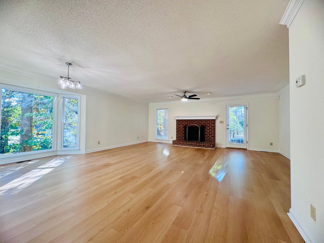 Foto principal - Newly Updated 4BR w/down Primary in N. Ral...