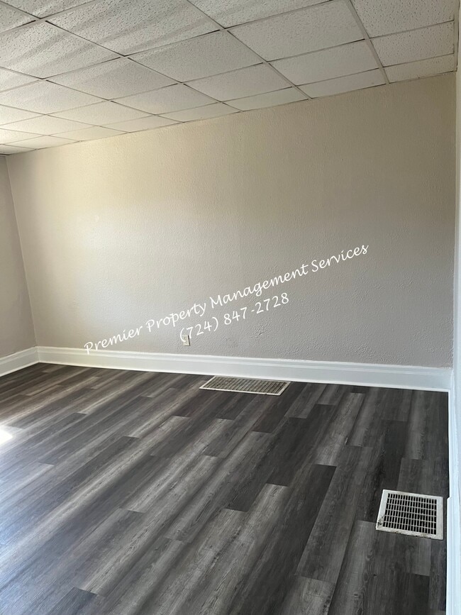 Building Photo - 2727 9th Ave