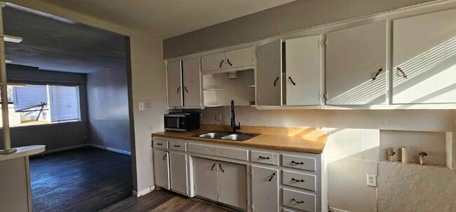 Foto del edificio - 1046 W Star St