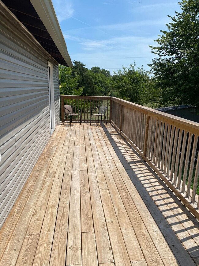 Building Photo - Country living, 15 min North of Springfiel...