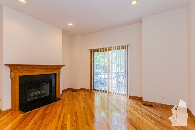 Foto del edificio - 2719 N Wayne Ave