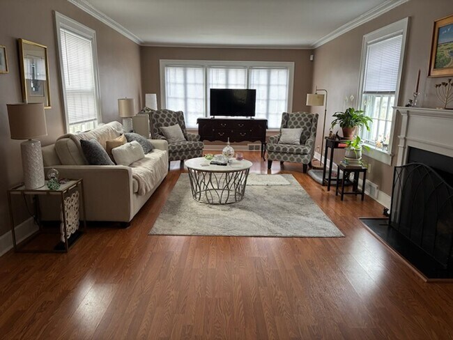 Foto del edificio - Coming Soon!  Historic and Gorgeous in Middletown - Spacious and Convenient!