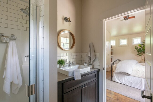 Foto del edificio - 522 W College St