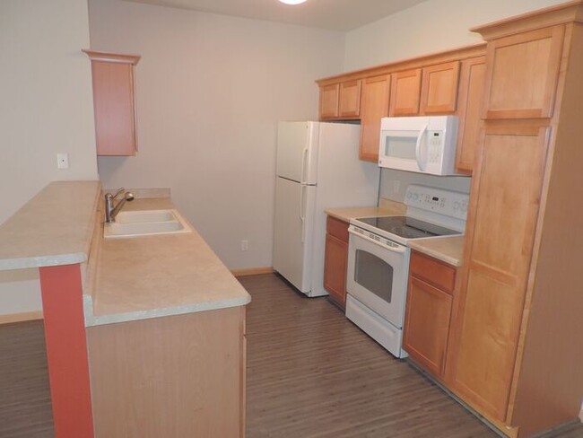 Building Photo - $1,425 | 2 Bedroom, 2 Bathroom Apartment |...