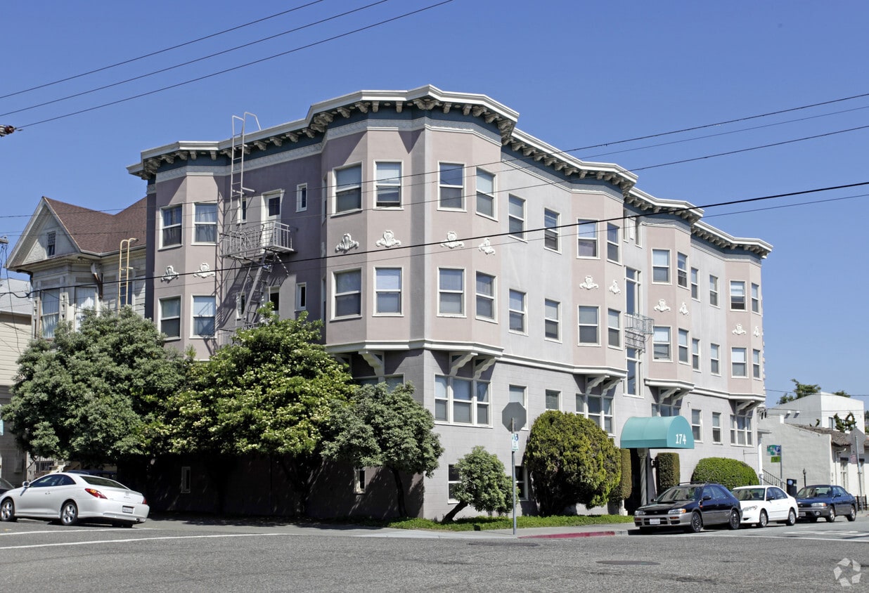 Primary Photo - 174 41st St