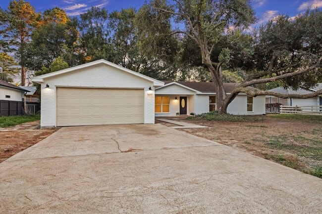 Building Photo - 5411 Logston Ln