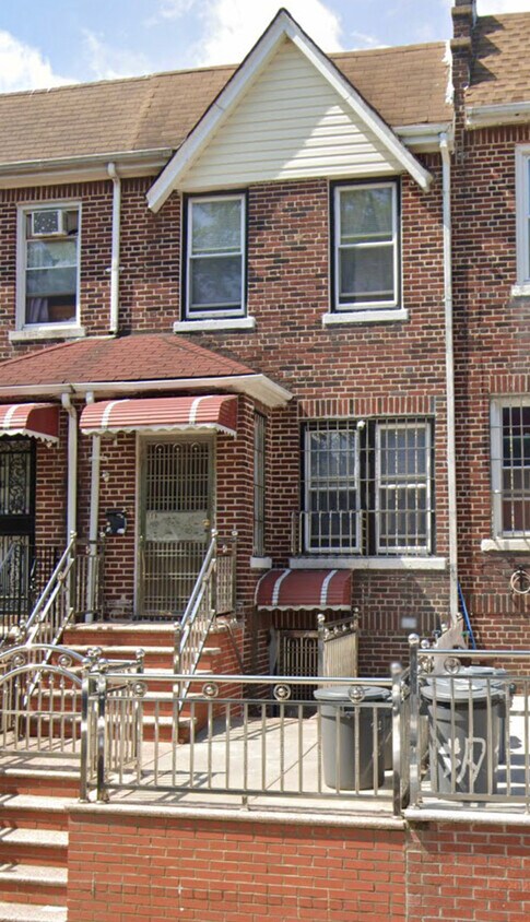 Building Photo - 728 54th St