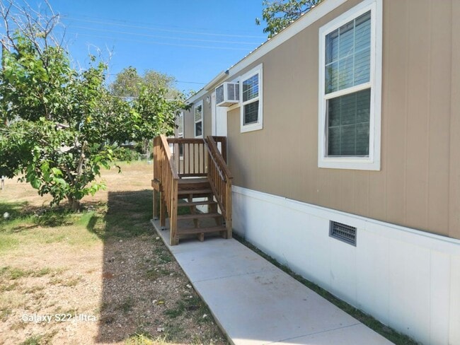 Foto del edificio - 1126 Gary Terrace