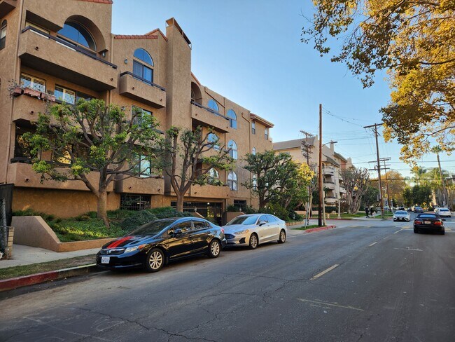Building Photo - 14572 Dickens St