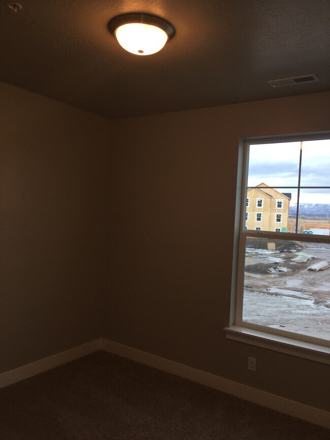 57 W Seasons Dr Unit 208, Vineyard, UT 84059 Condo for Rent in