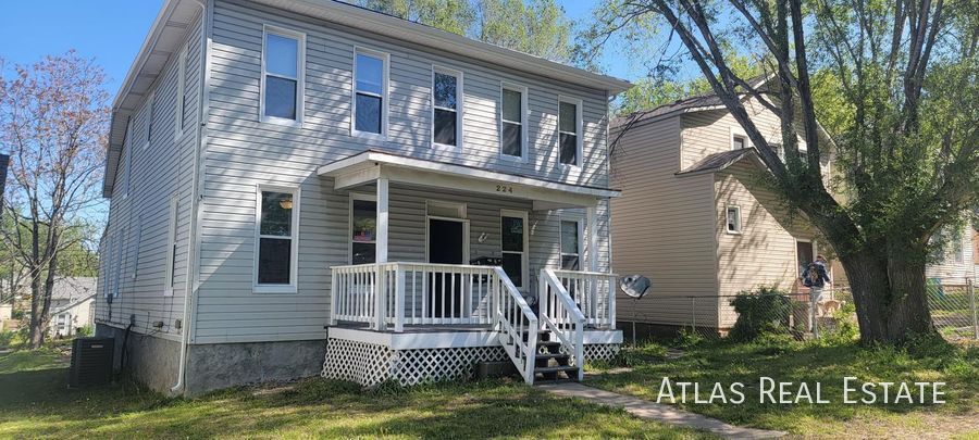 Primary Photo - 224 Spruce St