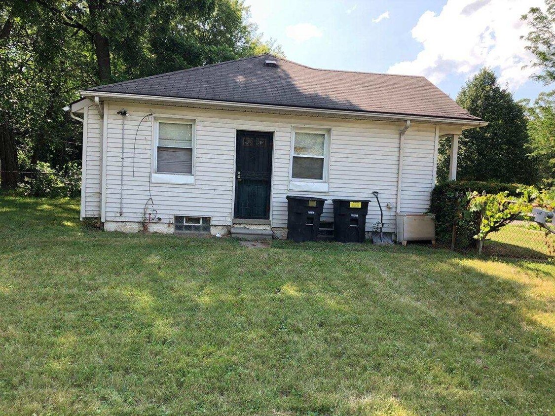 19401 Lyndon St, Detroit, MI 48223 House Rental in Detroit, MI