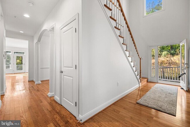 Foto del edificio - 6716 Newstead Ln