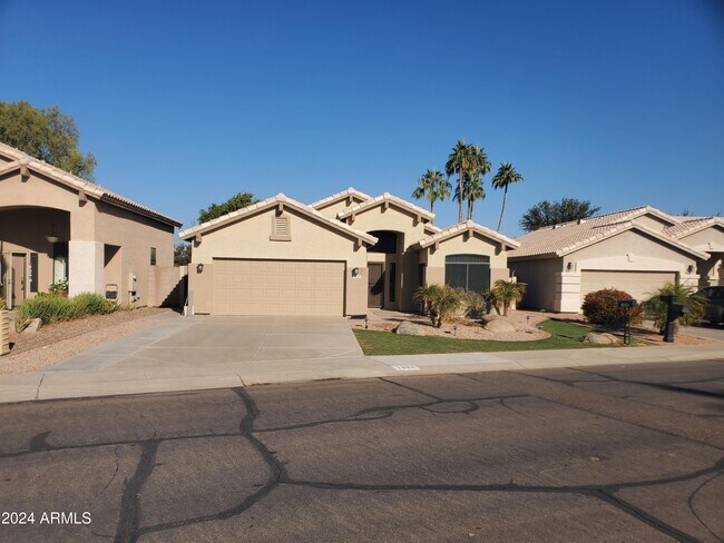 Building Photo - 1848 E Chilton Dr