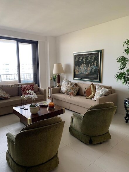 Building Photo - 251 Crandon Blvd