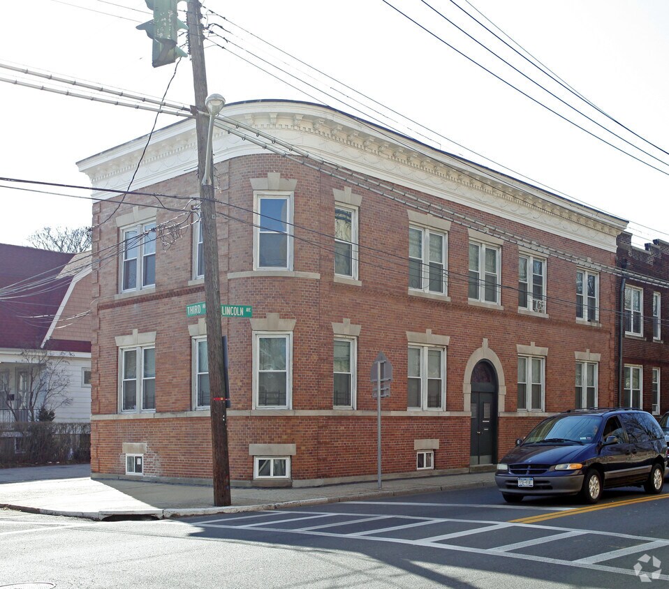 Primary Photo - 56 Lincoln Ave