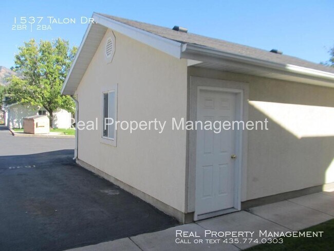 Foto del edificio - 1537 Talon Dr
