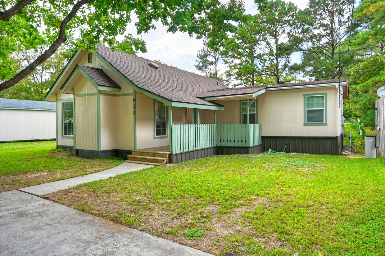 Main Entrance - 9574 Darkwood St