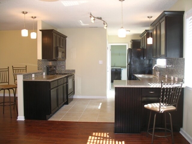 Foto del edificio - ***WESTSIDE 3/2 AVA. MAY 31st--POSSIBLY SOONER!***