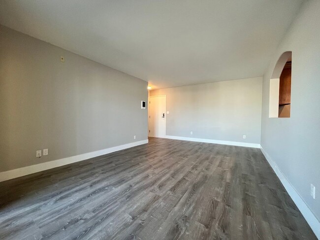 Building Photo - Remodeled 1 Bedroom Condo in the Heart of ...