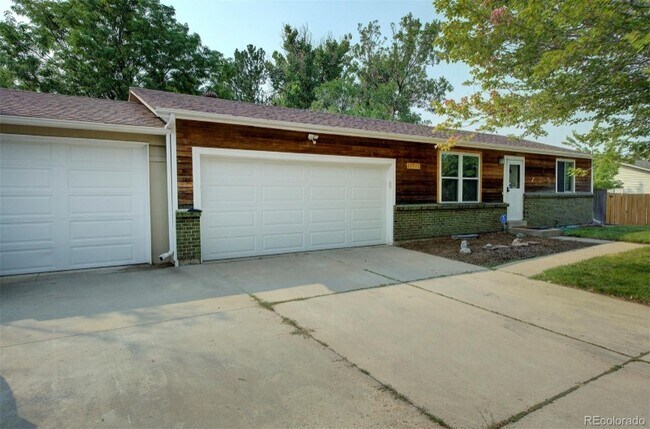 Building Photo - 15726 E Brown Ave