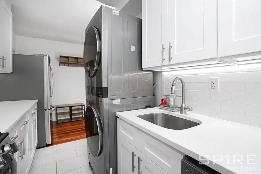 Primary Photo - 2 bedroom in Bronx NY 10463