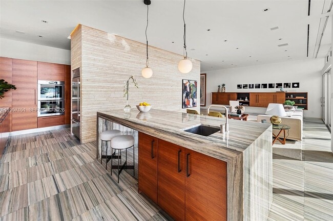 Building Photo - 244 W San Marino Dr