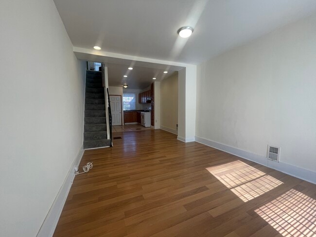 Building Photo - 444 Furrow St