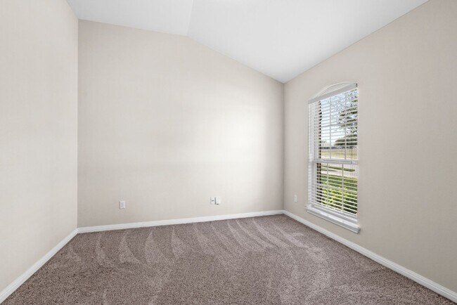 Building Photo - 2923 Bluffstone Dr