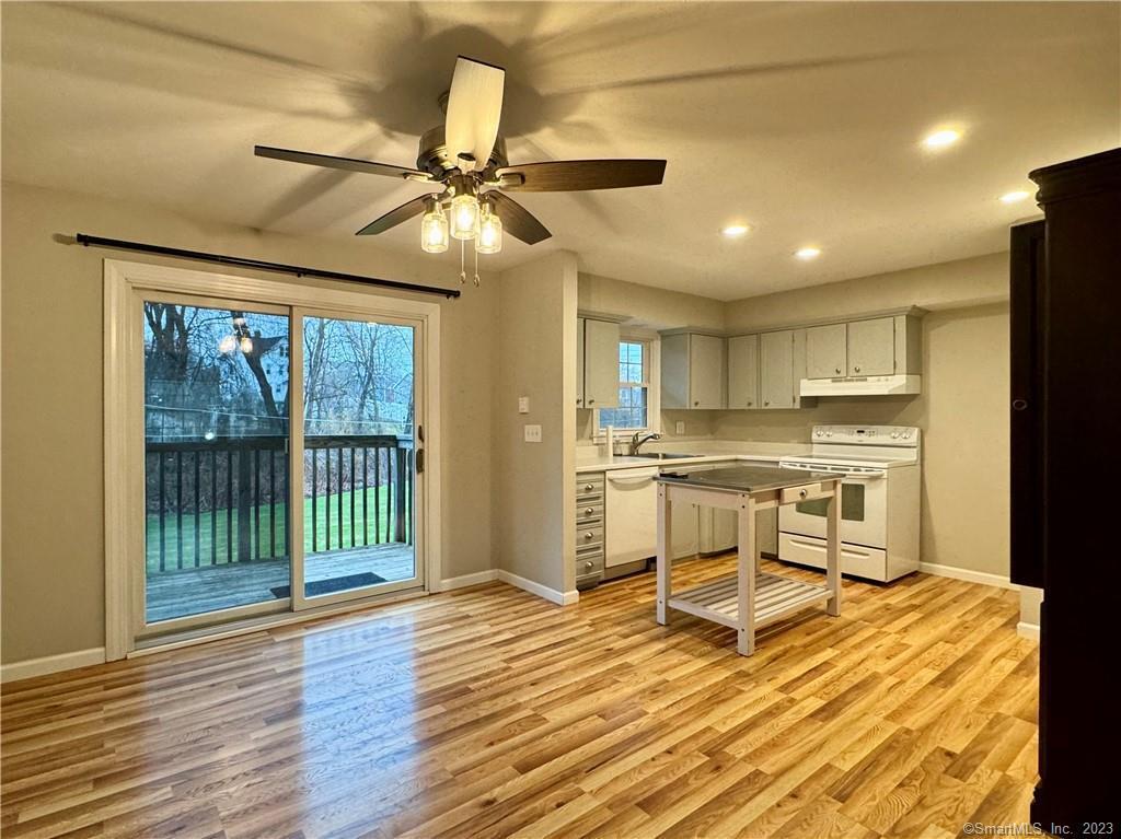 14 Topstone Dr Unit G, Bethel, CT 06801 Condo for Rent in Bethel, CT