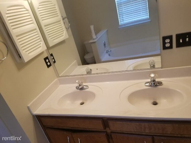 Foto del edificio - 5 br, 2.5 bath House - 105 Oldham Way