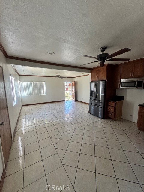 Foto del edificio - 3533 W 116th St