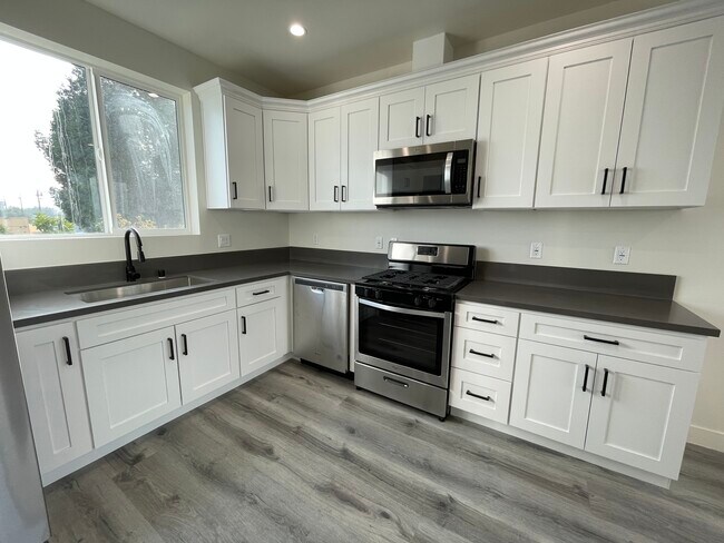 Building Photo - 7222 Amigo Ave