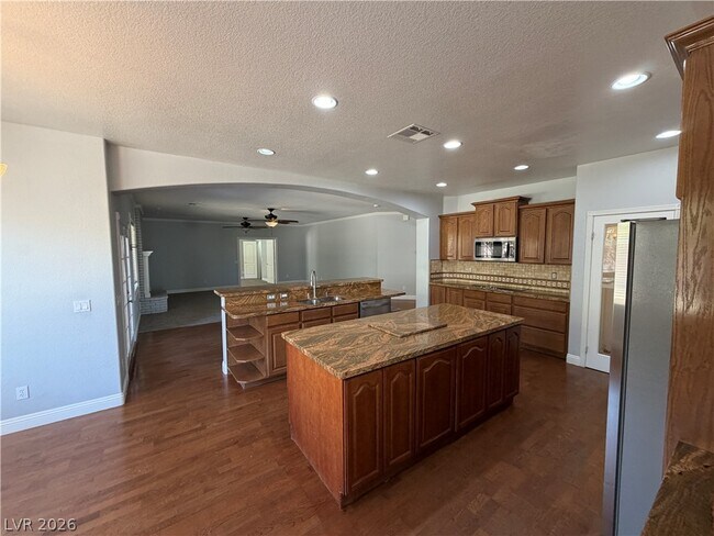 Foto del edificio - 4340 Conough Ln