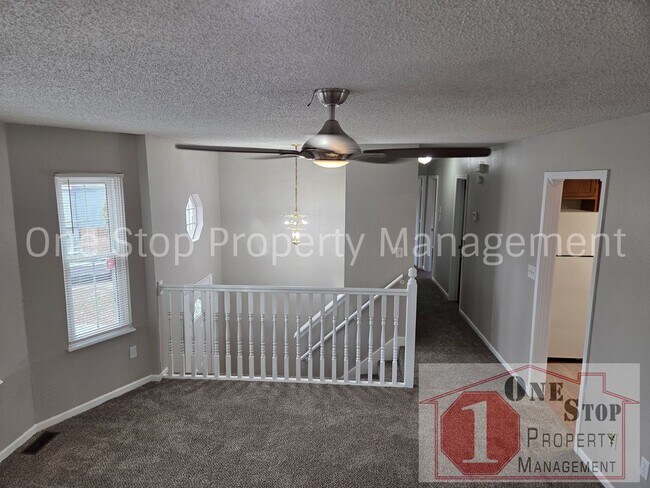 Building Photo - Cozy 3 bedroom 2.5 bathroom in Blue Springs, MO!