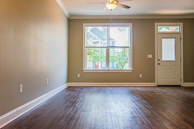 Building Photo - MLK @ Fairview