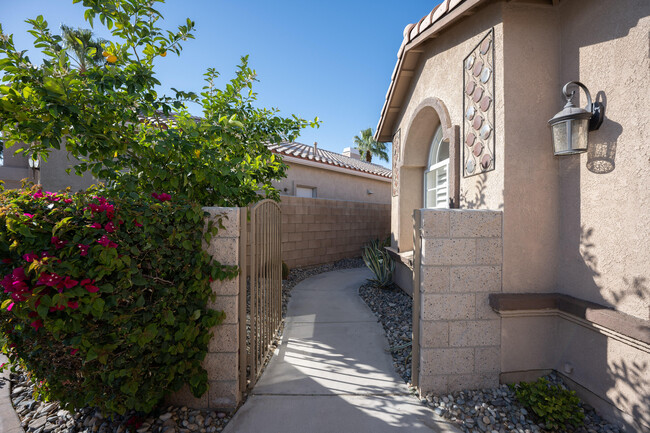 Building Photo - 79754 Carmel Valley Ave